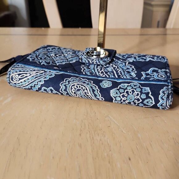 Vera Bradley blue paisley zip around wallet - Picture 2 of 5